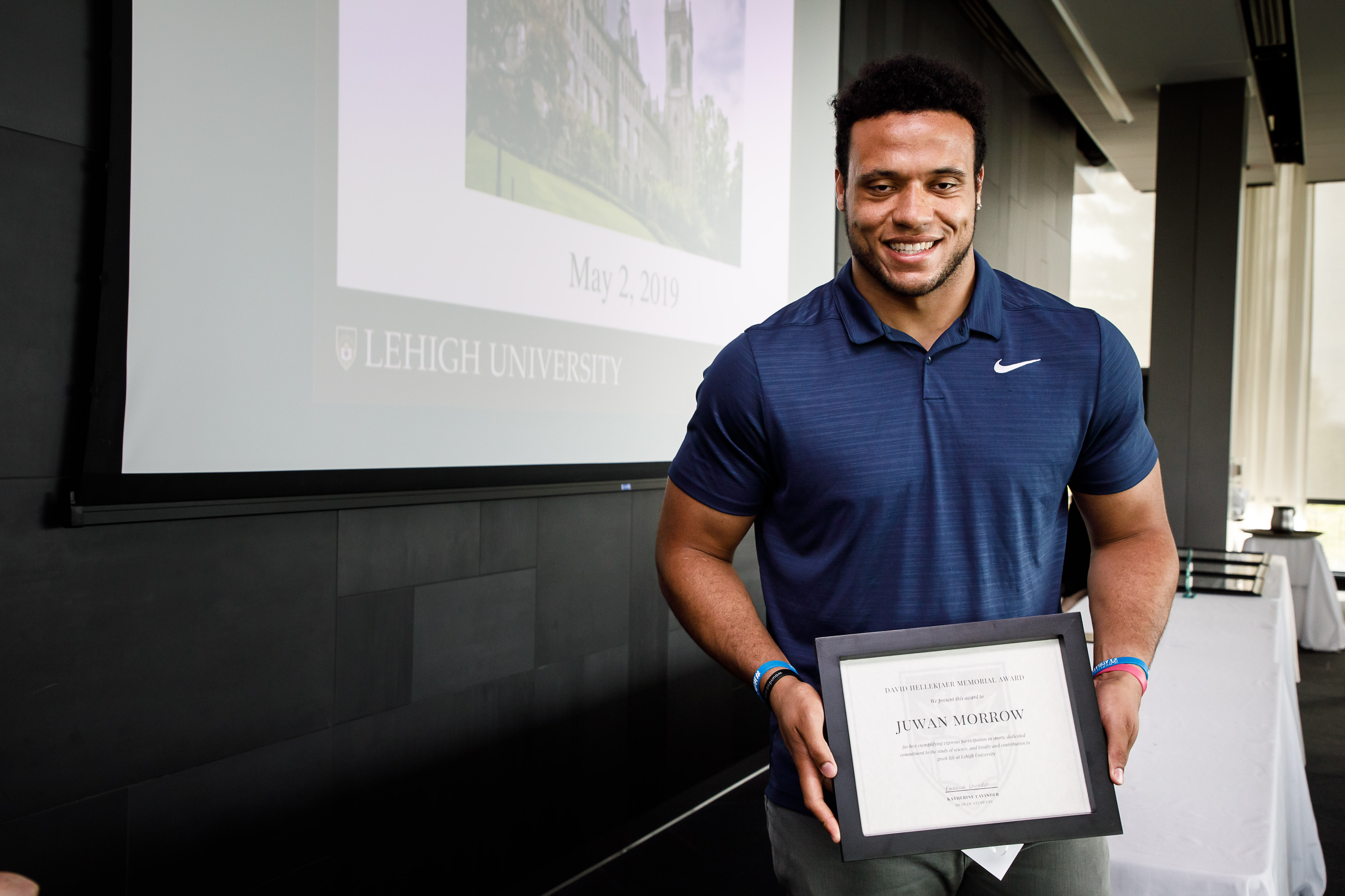 2019 winner with certificate award