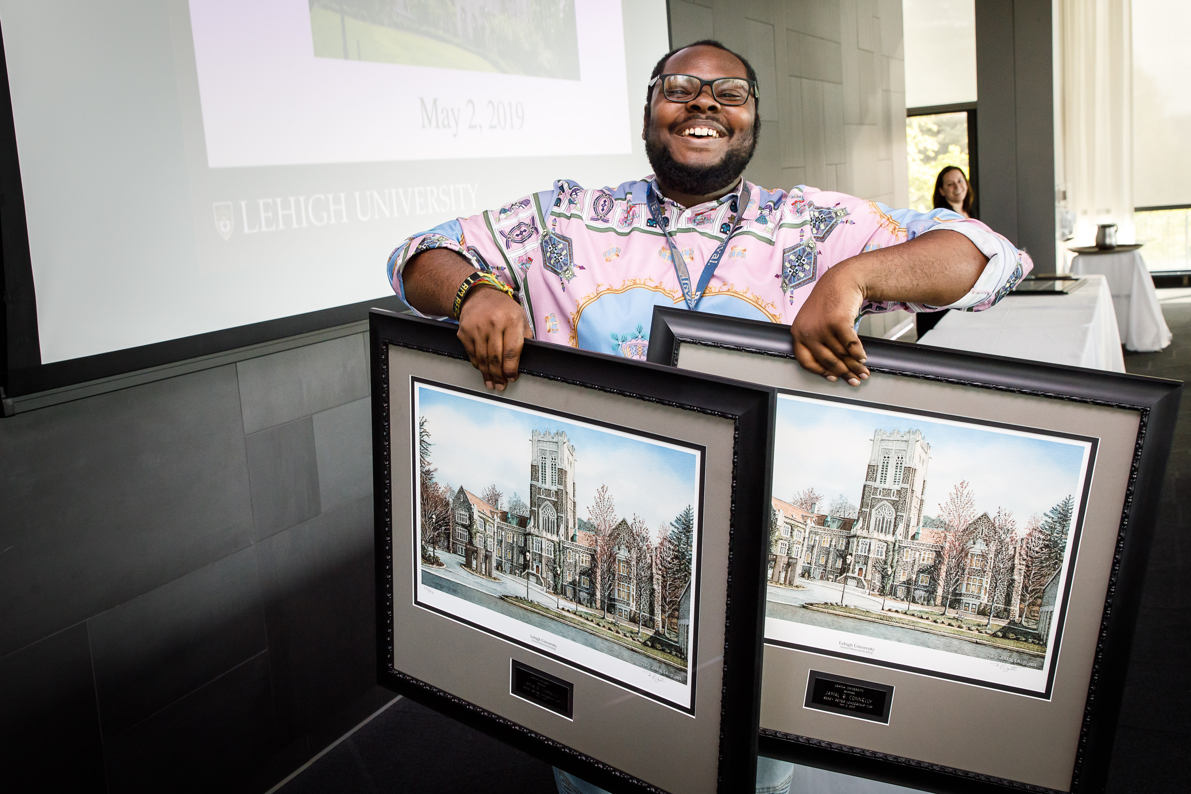 2019 Winner with framed photo awards