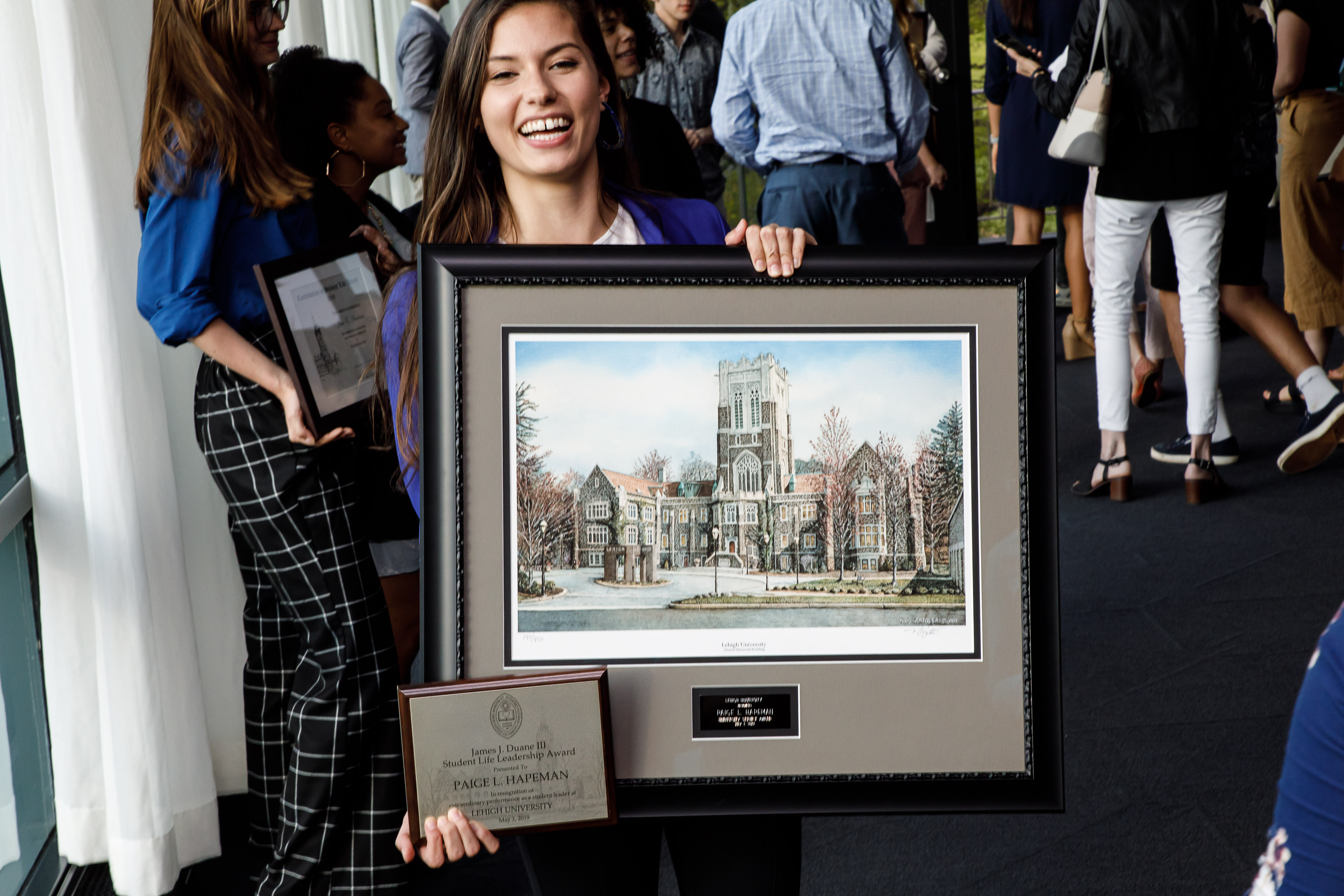 2019 winner with framed photo award