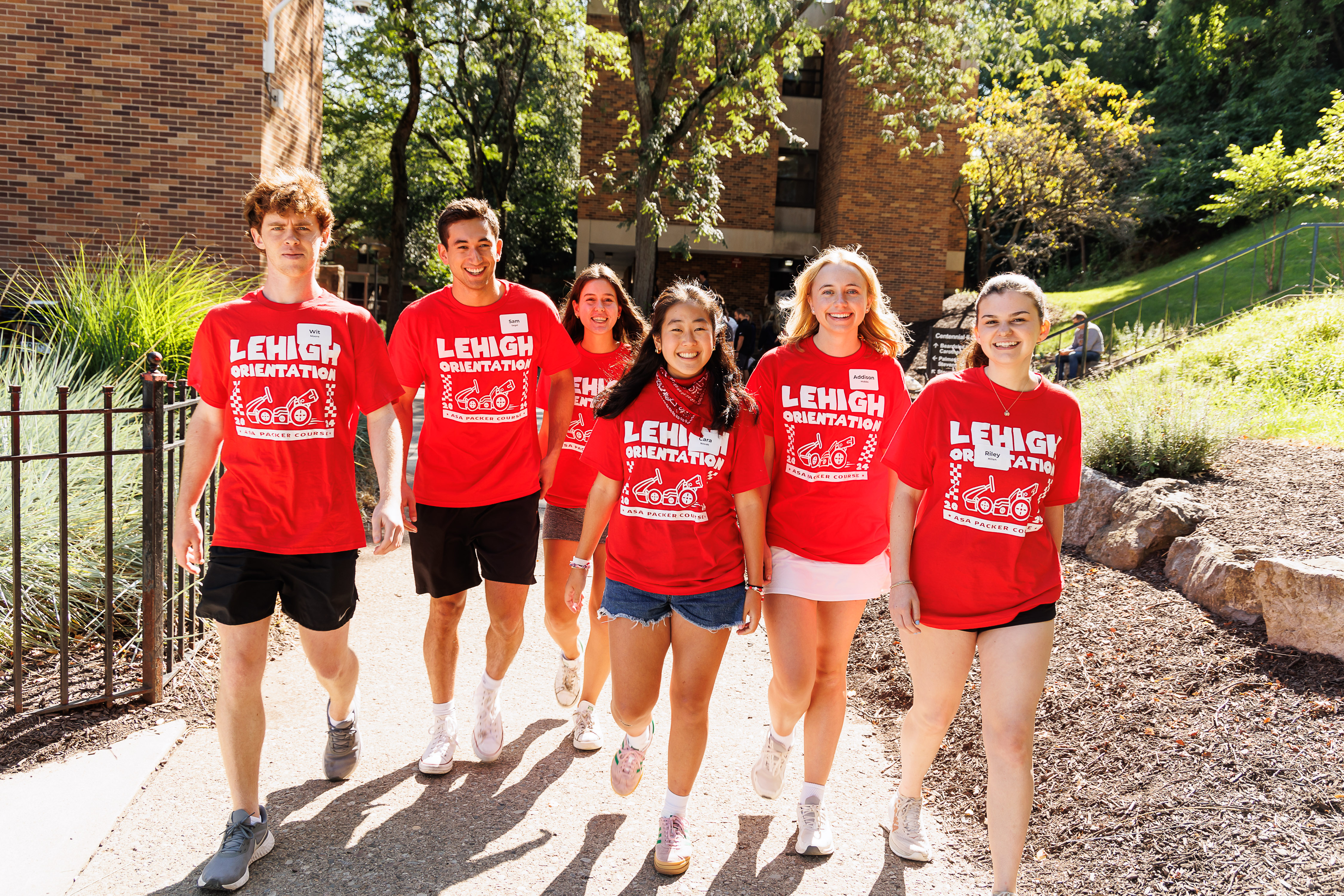Orientation Leaders ready to help move students into Lower Centennial Residence Hall